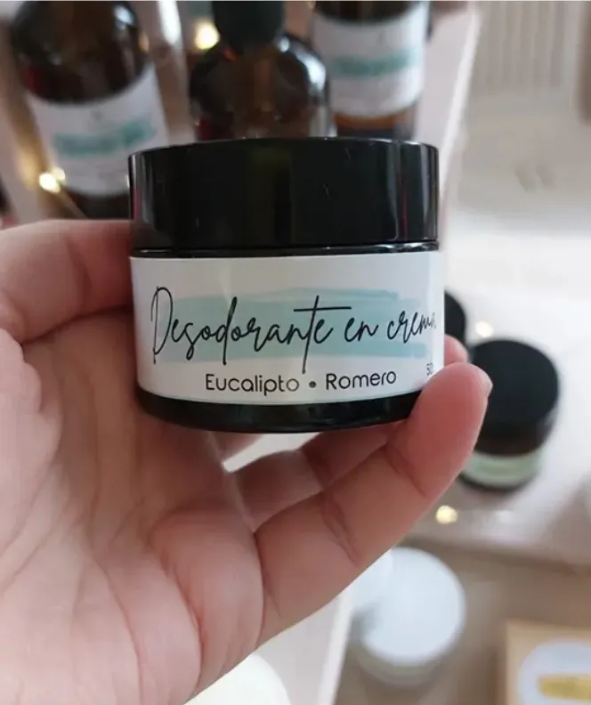 Producto cosmético natural elaborado por Angela